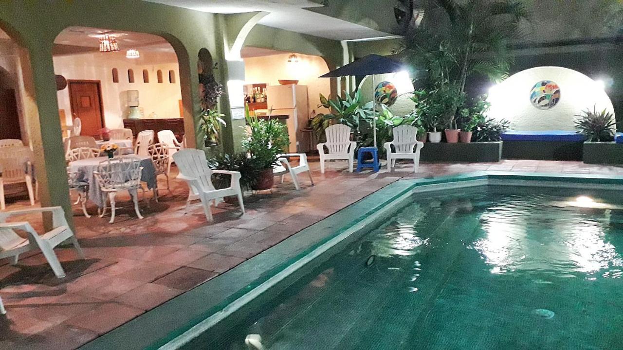 Solimar Inn Suites Zihuatanejo Eksteriør billede