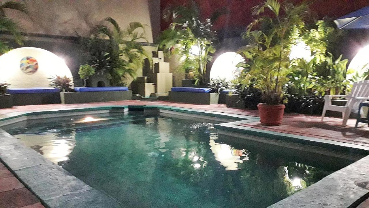 Solimar Inn Suites Zihuatanejo Eksteriør billede
